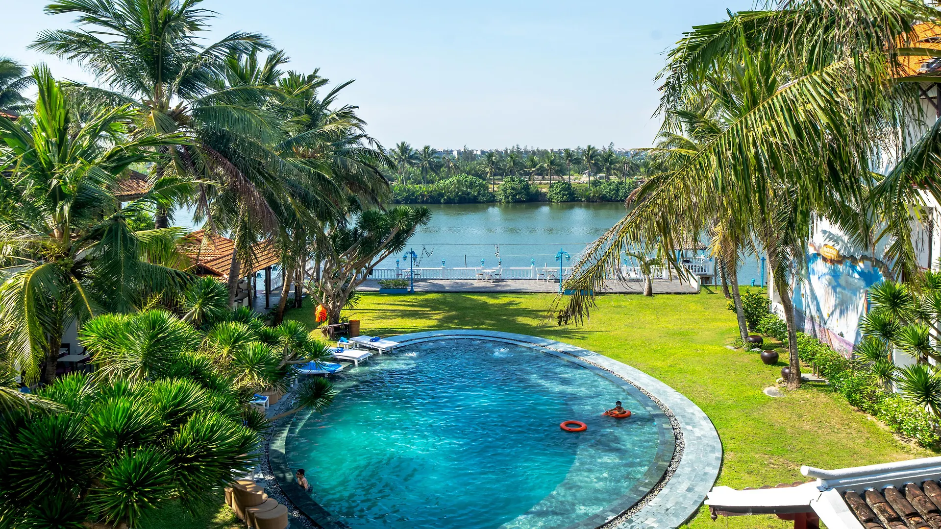 ****  הוי אן River Beach Resort & Residences וייטנאם