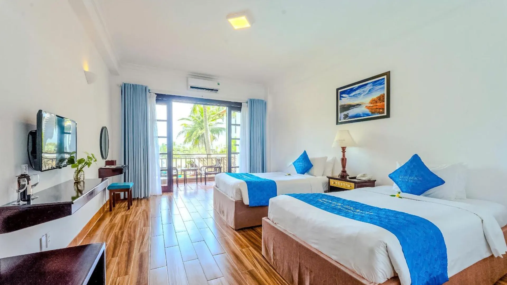 הוי אן River Beach Resort & Residences 4*, הוי אן