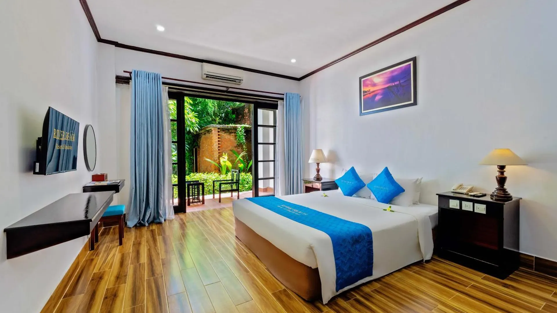 הוי אן River Beach Resort & Residences