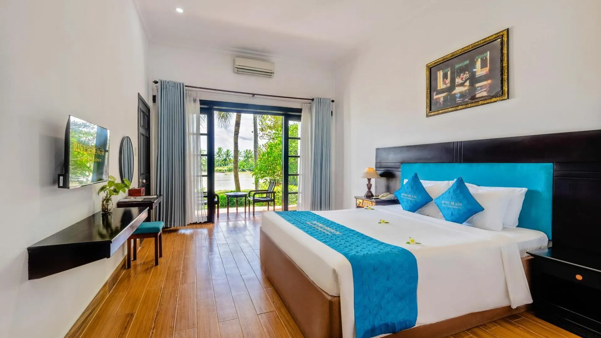 הוי אן River Beach Resort & Residences