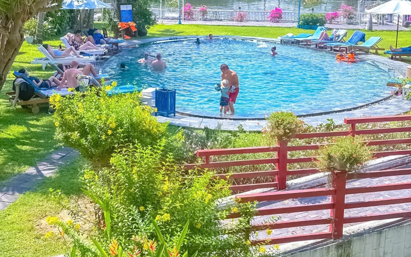 הוי אן River Beach Resort & Residences