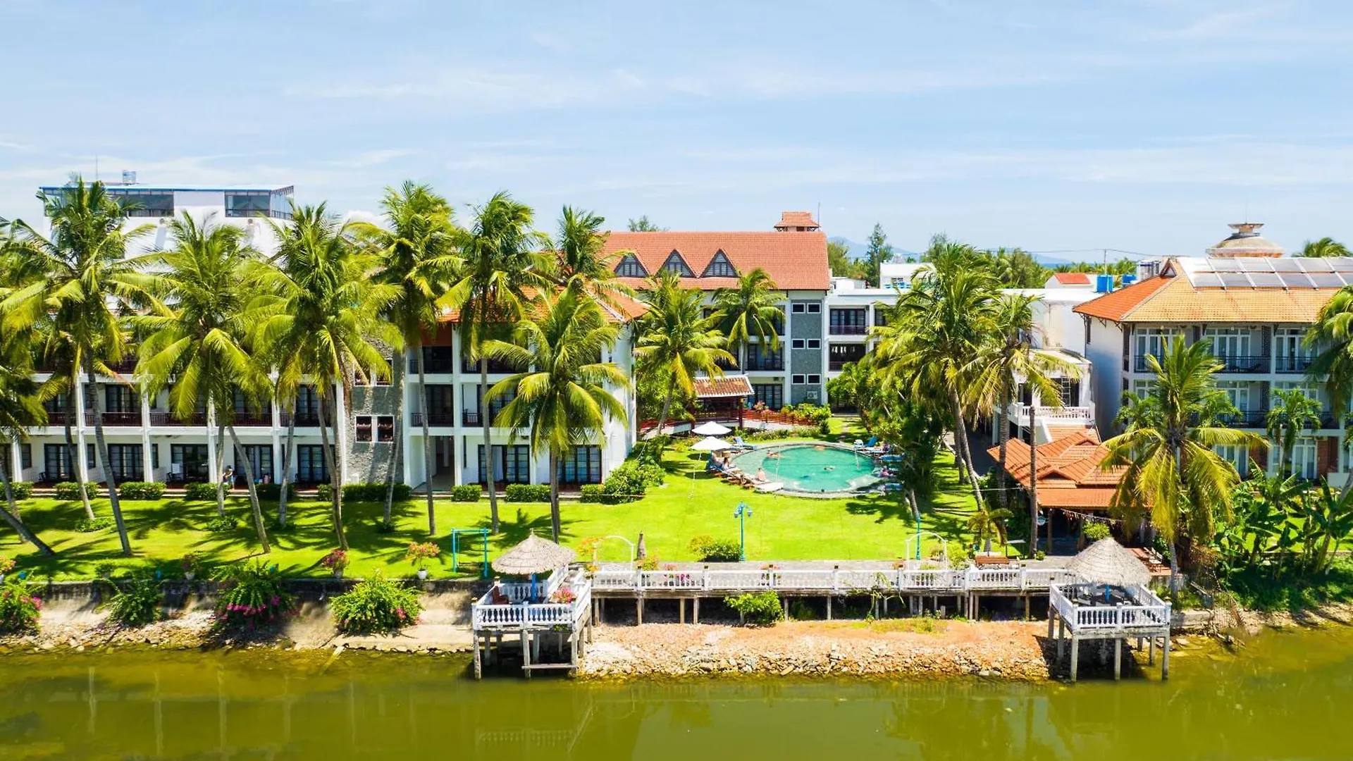 הוי אן River Beach Resort & Residences