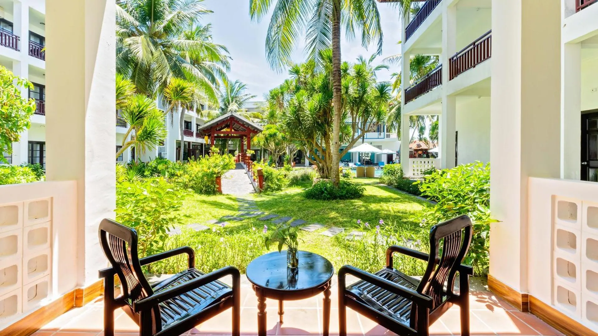 River Beach Resort & Residences Hoi An 4*,