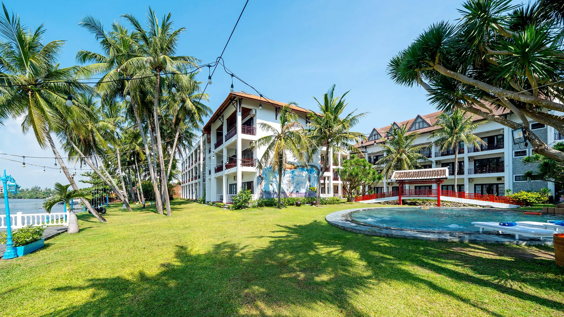 River Beach Resort & Residences Hội An